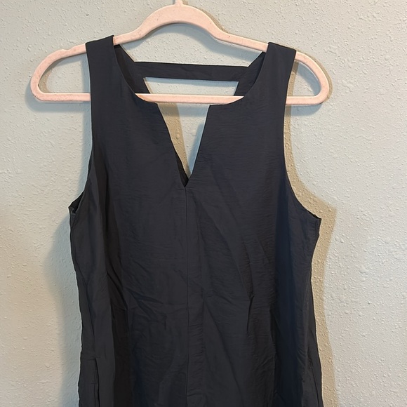 Banana Republic Black‎ V-Neck Sleeveless Mini Dress - Picture 2 of 7